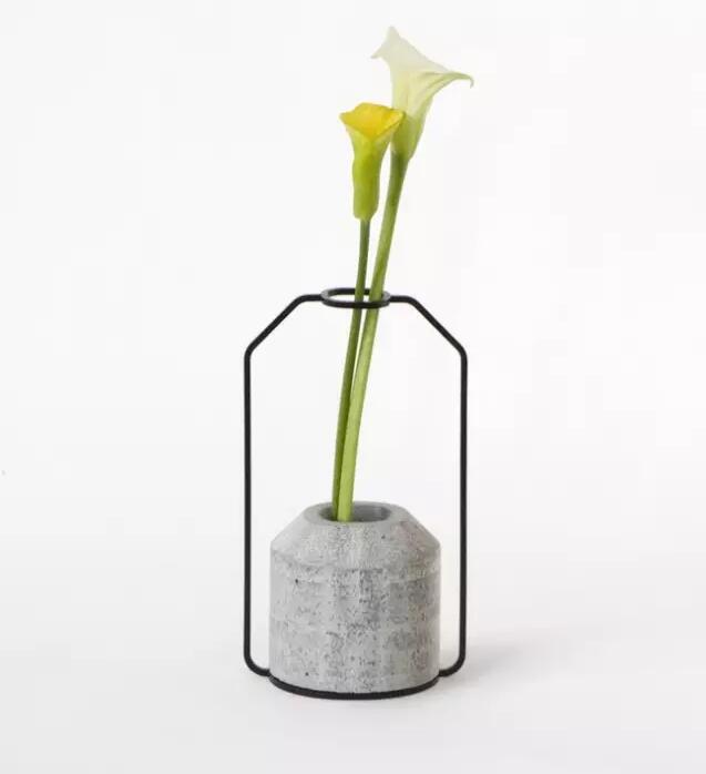 每日产品播报：有一种铁艺叫线描花瓶